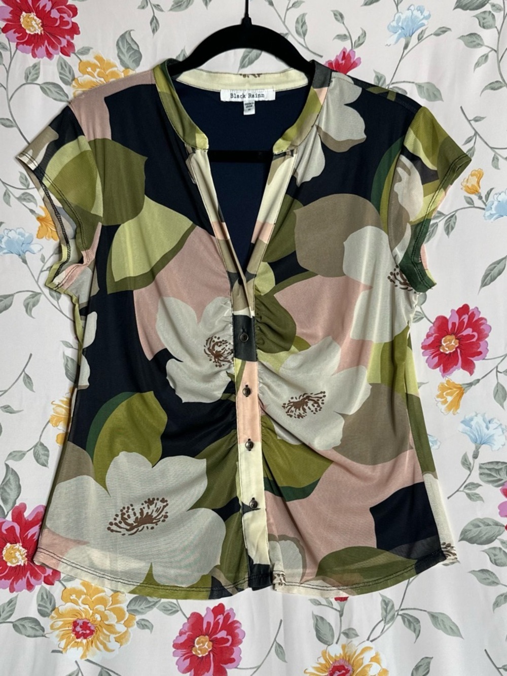 BLACK RAINN OLIVE/BLACK/BLUSH BUTTON UP BLOUSE